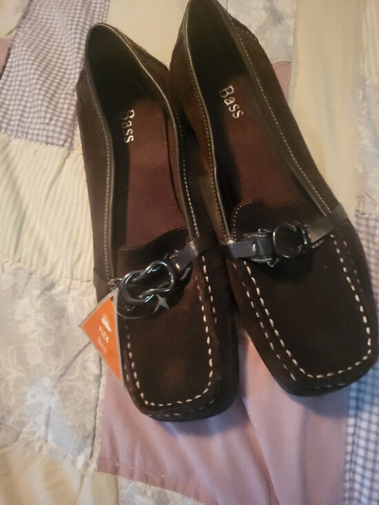 G.H. Bass & Co. Shoes - G.H. Bass women's dark brown suede driving loafers, (Size 6 1/2) (NWT)